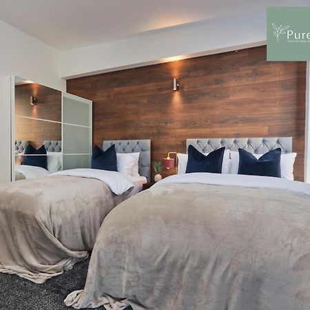 Superb House Manchester Near Etihad With Free Parking Sleeps 8 المظهر الخارجي الصورة