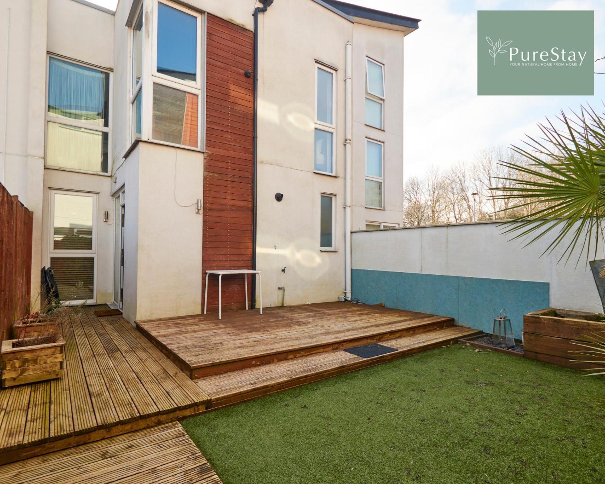 Superb House Manchester Near Etihad With Free Parking Sleeps 8 المظهر الخارجي الصورة