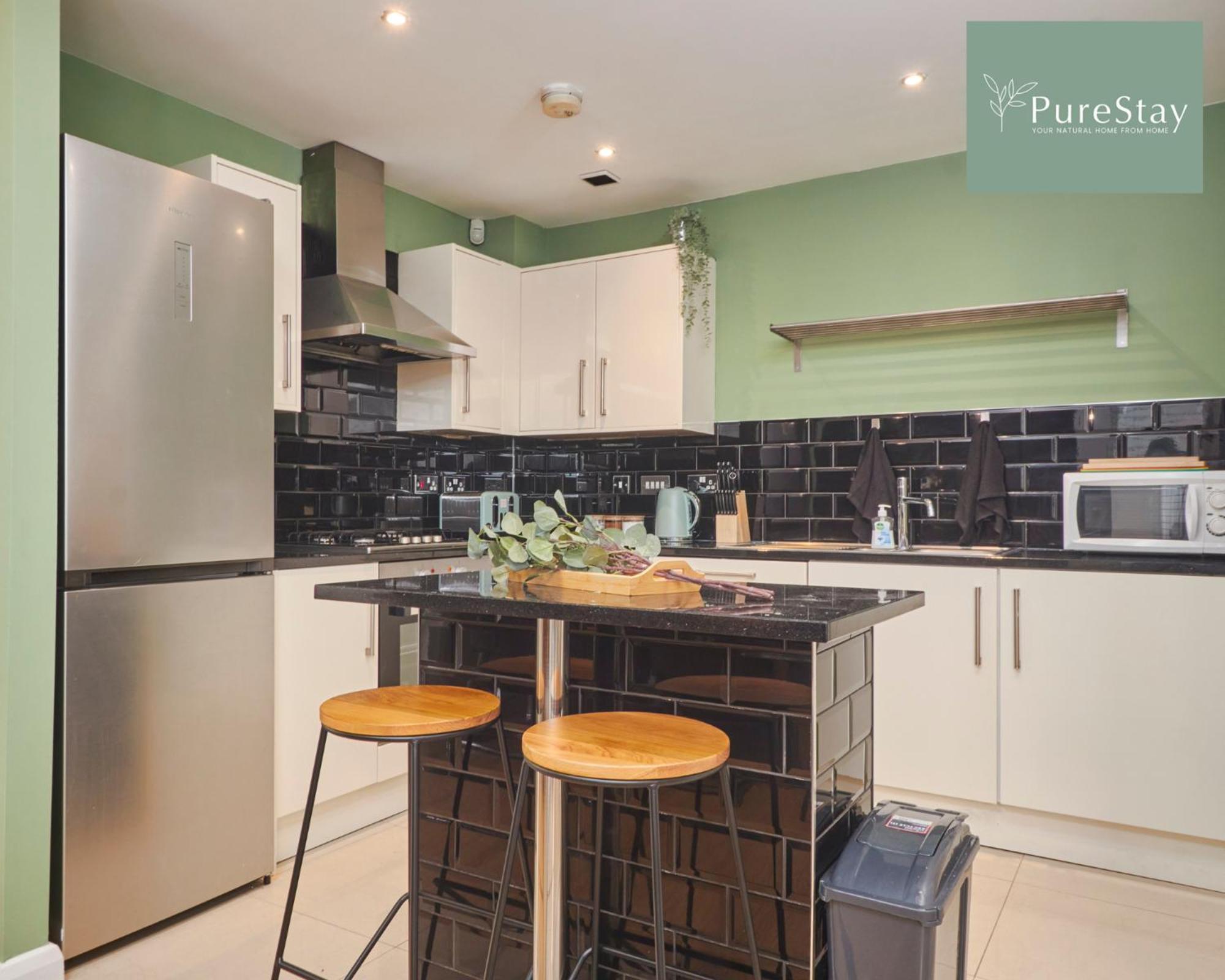 Superb House Manchester Near Etihad With Free Parking Sleeps 8 المظهر الخارجي الصورة