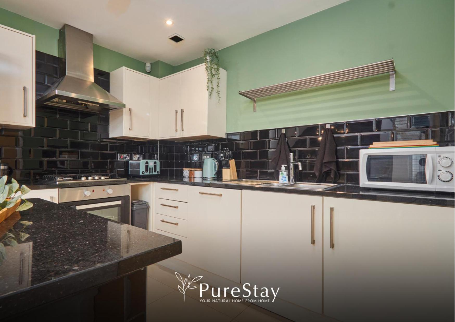 Superb House Manchester Near Etihad With Free Parking Sleeps 8 المظهر الخارجي الصورة